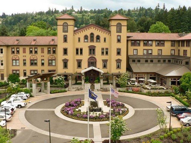 Mary's Woods - Assisted Living Home photo 1 in LAKE OSWEGO, OR