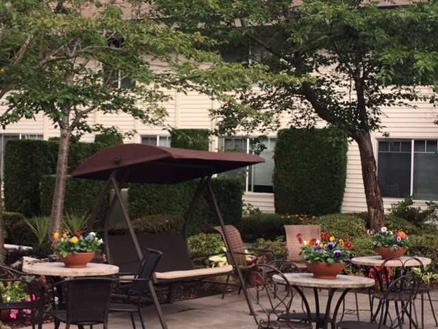 FARRINGTON COURT RETIREMENT COMMUNITY - Assisted Living Home photo 7 in Kent, WA