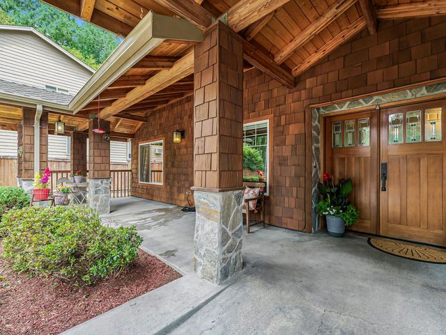 GOLDEN PINE - Assisted Living Home photo 1 in REDMOND, WA