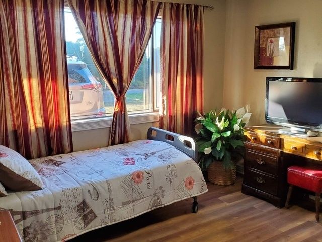 A BEAUTIFUL LIVING AFH LLC - Assisted Living Home photo 3 in LYNNWOOD, WA