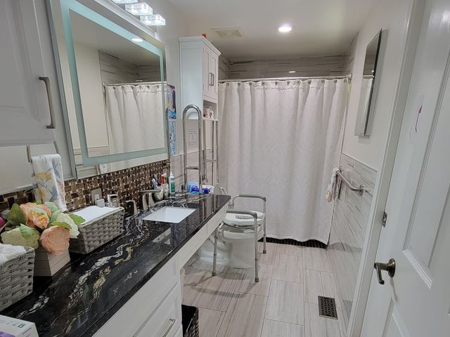 Gallery Image for KINGSGATE CARELAND ADULT FAMILY HOME in KIRKLAND, WA