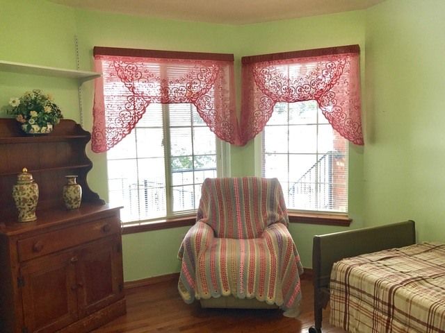 SUNRAYS FAMILY HOME LLC - Assisted Living Home photo 2 in LYNNWOOD, WA