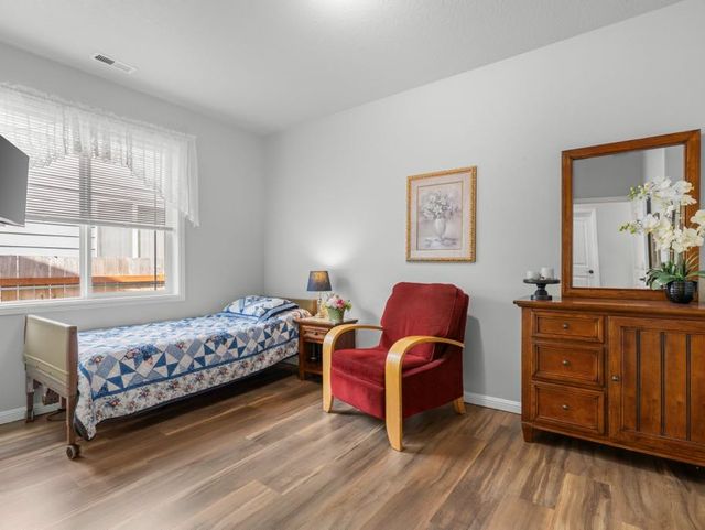 At Victoria's Family Home - Assisted Living Home photo 6 in Vancouver, WA