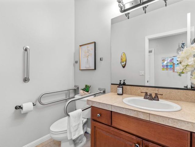 At Victoria's Family Home - Assisted Living Home photo 7 in Vancouver, WA