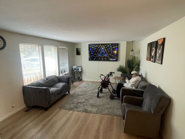 Meradon LLC - Assisted Living Home photo 5 in Everett, WA