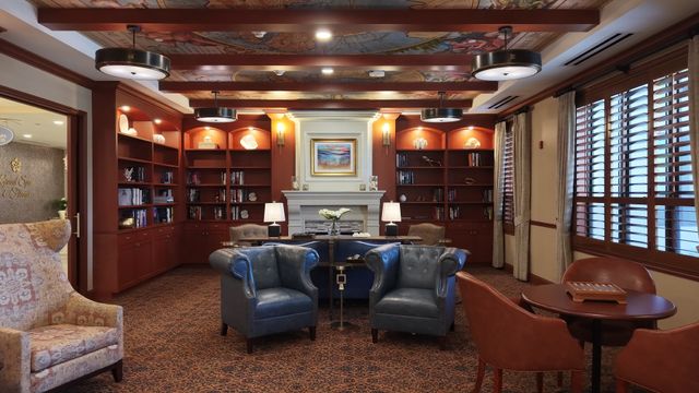 GRAND LIVING AT NAPLES