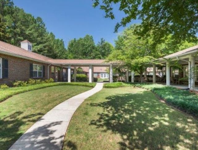 Briar Glen Alzheimer’s Special Care Center Image in Hoover, AL