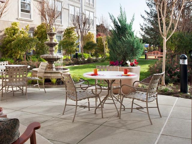 BELMONT VILLAGE SUNNYVALE Image in SUNNYVALE, CA