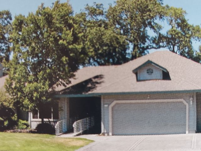 WINDSOR HOUSE II Image in WINDSOR, CA