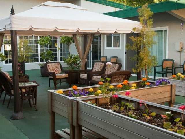 CARLTON SENIOR LIVING PLEASANT HILL MEMORY CARE Image in PLEASANT HILL, CA