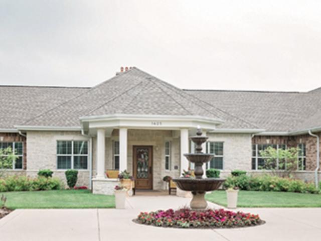 Autumn Leaves of Arlington Heights Image in Arlington Heights, IL