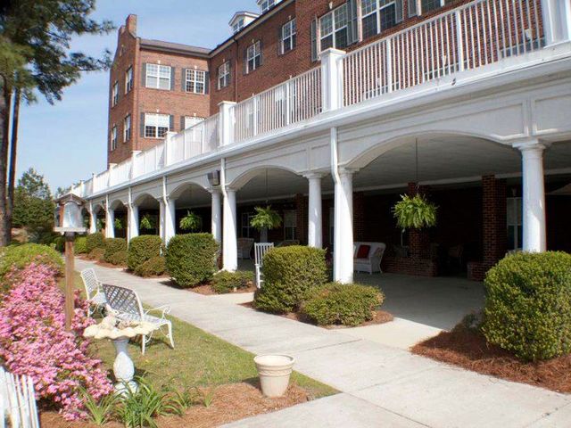 Carolina Inn at Village Green Image in Fayetteville, NC