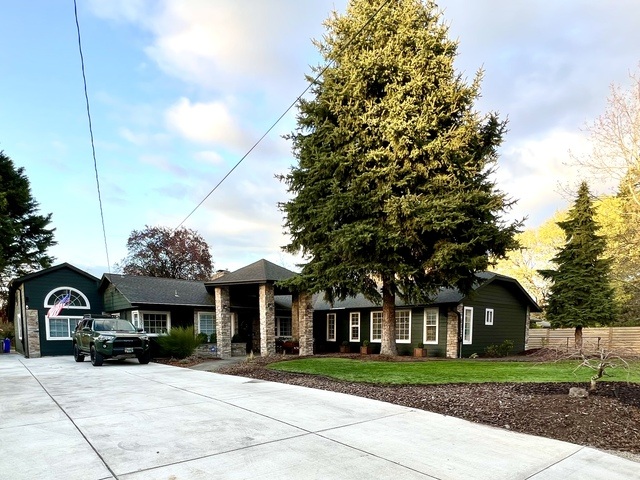 Glendoveer Senior Living Image in Portland, OR