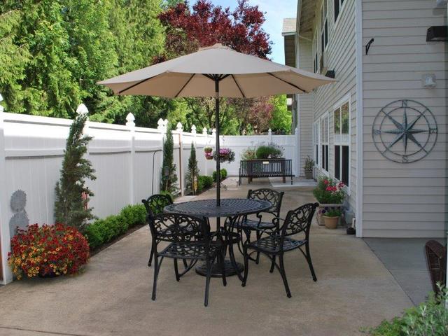 Tanner Spring Memory Care Image in West Linn, OR