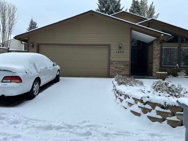 Arie Dewilde And Manivanh Syravong Assisted Living Home Image in Salem, OR