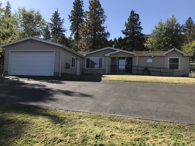 Carsten Withrow Assisted Living Home Image in The Dalles, OR