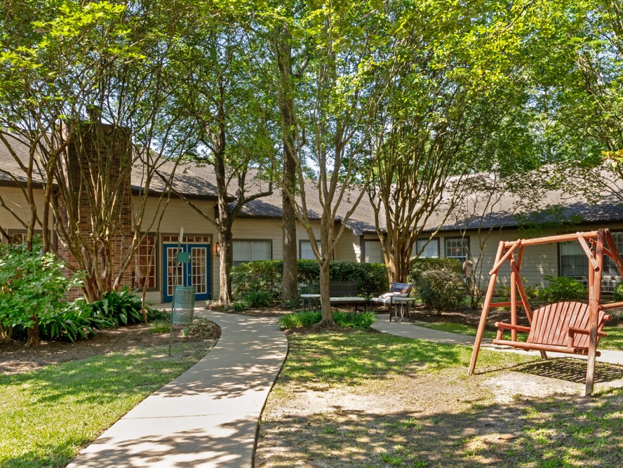 Lewis Park Estates Senior Living Image in Conroe, TX