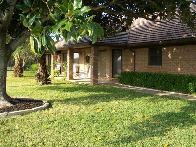 Lakehouse On Dixie Image in Pearland, TX