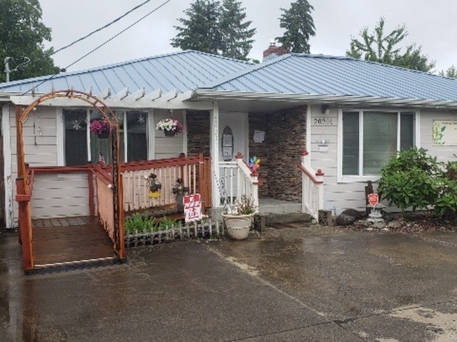 EDGEWOOD MANOR AFH IN KENT Image in KENT, WA