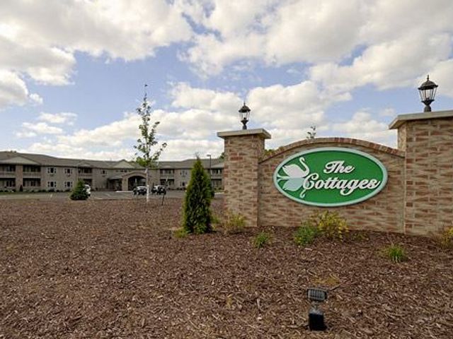 THE COTTAGES AT MEADOWLANDS SENIOR LIVING AND MEMORY CARE Image in OCONTO FALLS, WI