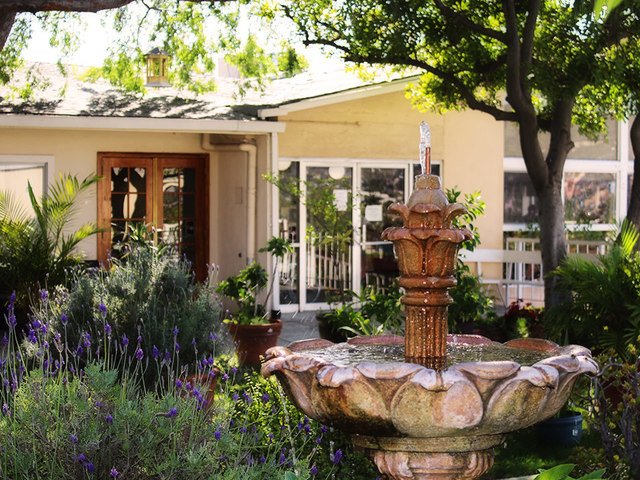 GARDEN CREST REHABILITATION CENTER Image in LOS ANGELES, CA