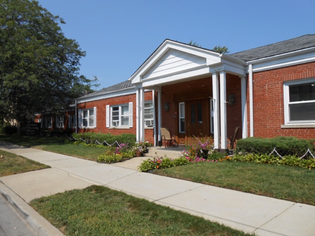 FOSTER HEALTH & REHAB CENTER Image in CHICAGO, IL