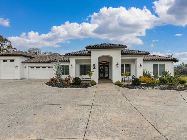 Auburn Valley Senior Living Image in Auburn, CA