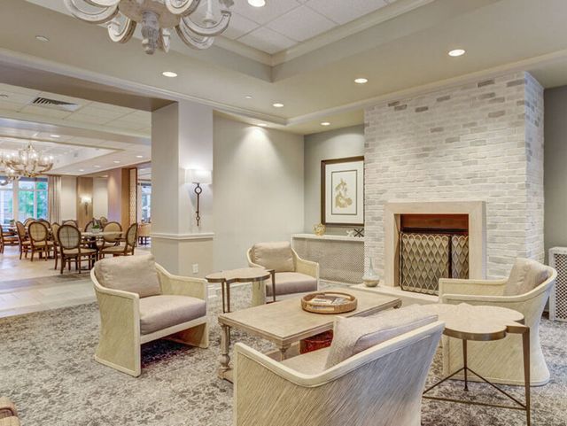 BELMONT VILLAGE HUNTERS CREEK Image in HOUSTON, TX