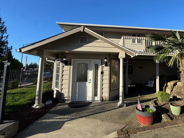 Helping Hands Elder Care Home Image in Renton, WA