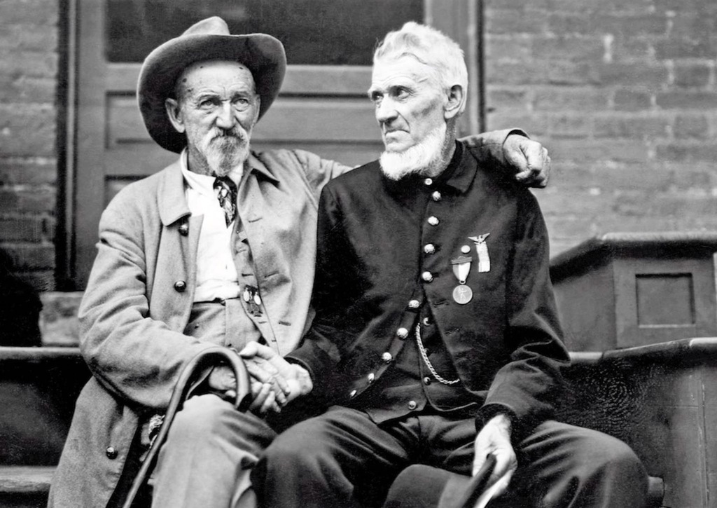 Union And Confederate Soldiers Make Peace Iconic Historical Photos