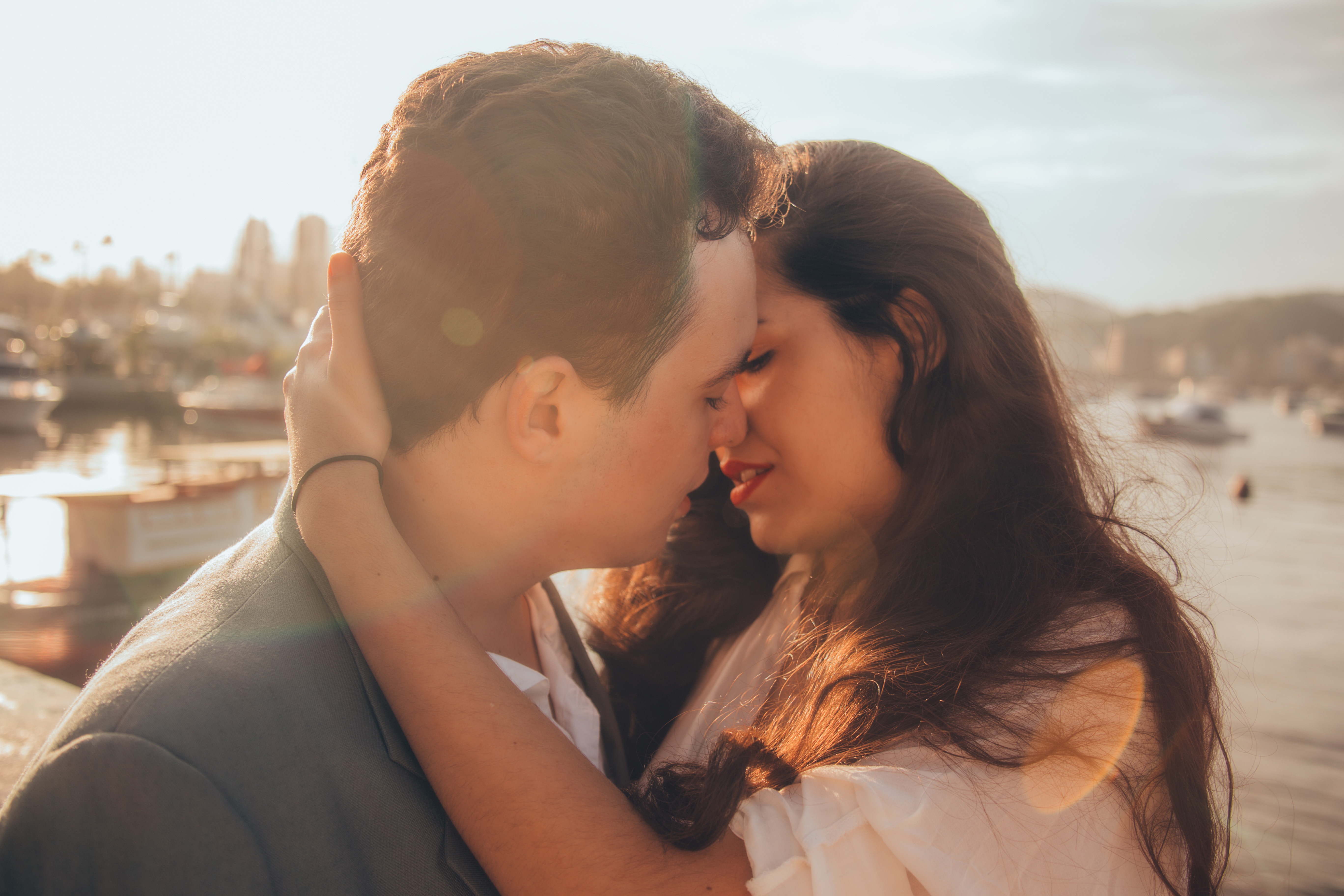 10 Best Kissing Tips On How To Kiss Someone You Love