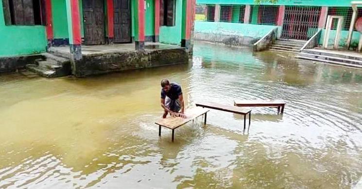 শরীয়তপুরের ৬০ প্রাথমিক-মাধ্যমিক স্কুলে পানি, পাঠদান হয়নি