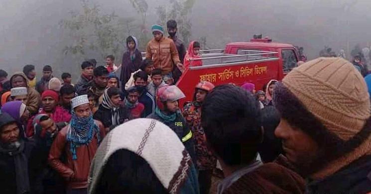 নীলফামারীতে ট্রেনের ধাক্কায় অটোরিকশার ৩ যাত্রীর মৃত্যু