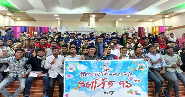 বগুড়ায় ১০০ টাকায় পুলিশে চাকরি পেলেন ৭১ জন