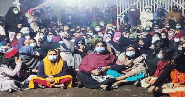 মধ্যরাতে বিক্ষোভে উত্তাল শাবিপ্রবি