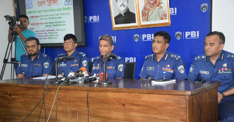 ১৬ ফুট বালির নিচ থেকে স্বর্ণ ব্যবসায়ীর মরদেহ উদ্ধার, গ্রেফতার ৪
