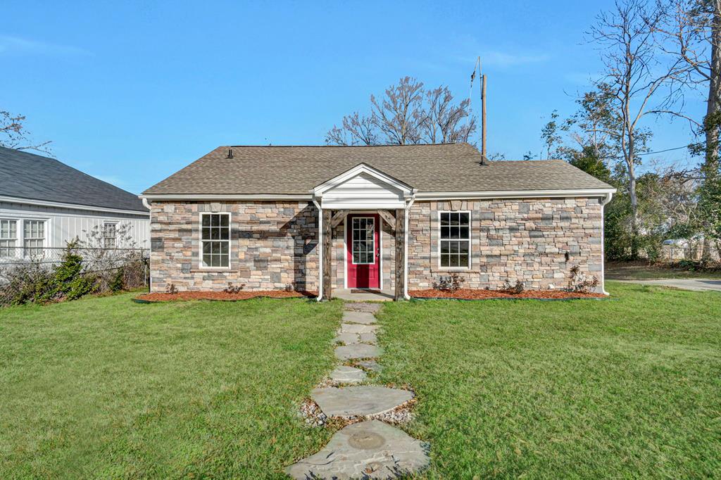 837 Cambridge Ave East