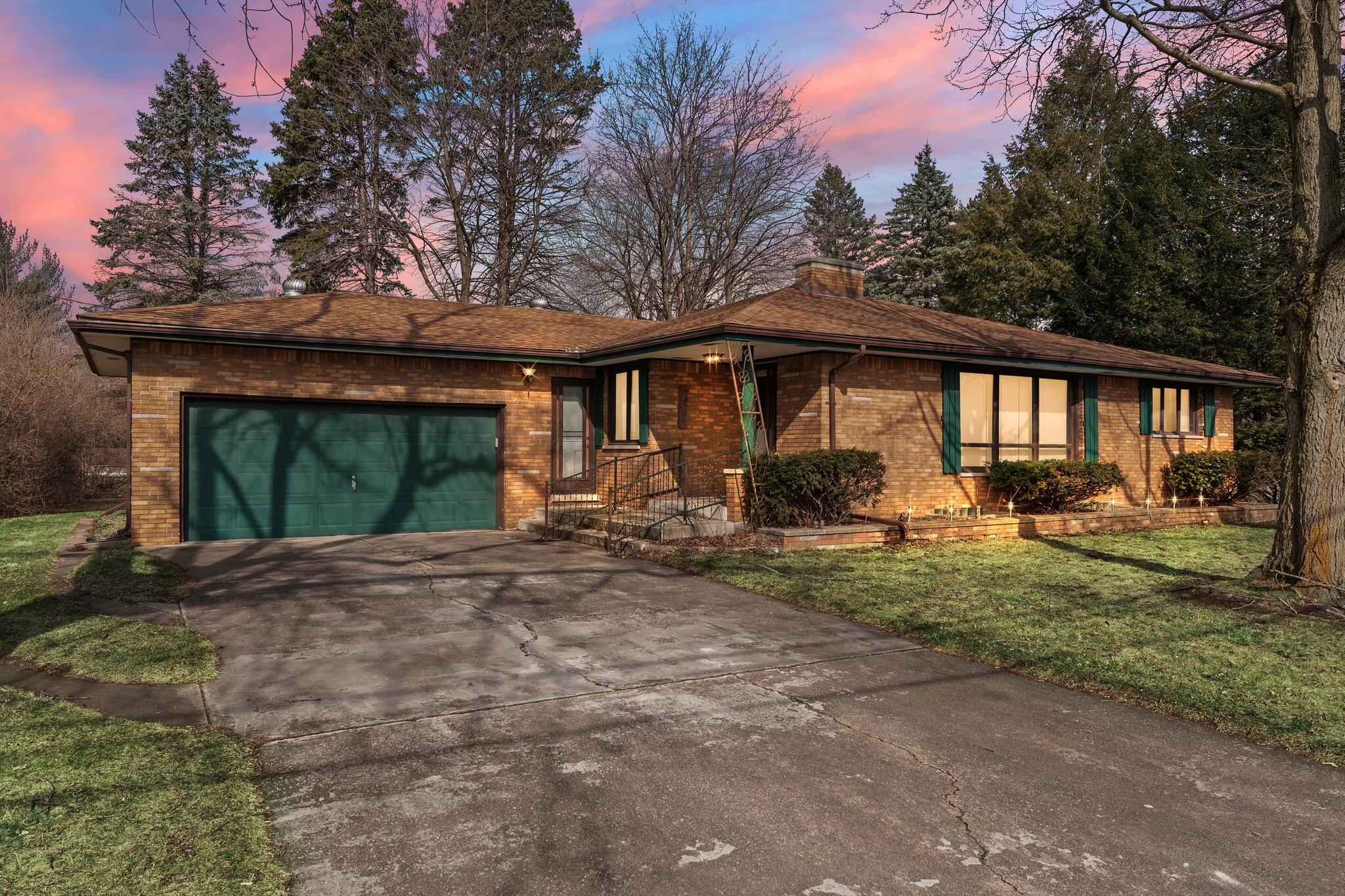 6460 Old Porter Road, Portage, IN 46368 Quadwalls