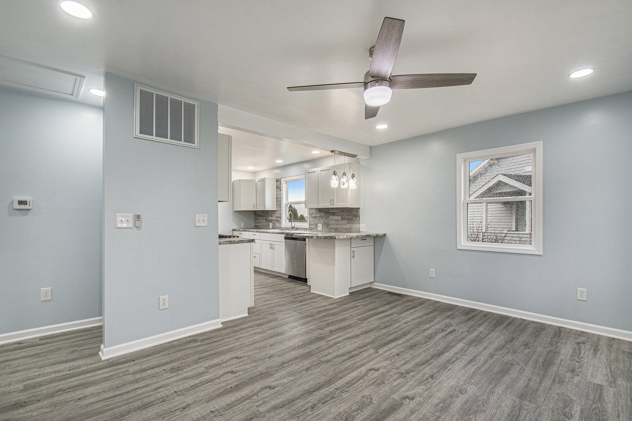 599 Roanoke Road, Kingsford Heights, IN 46346 Quadwalls