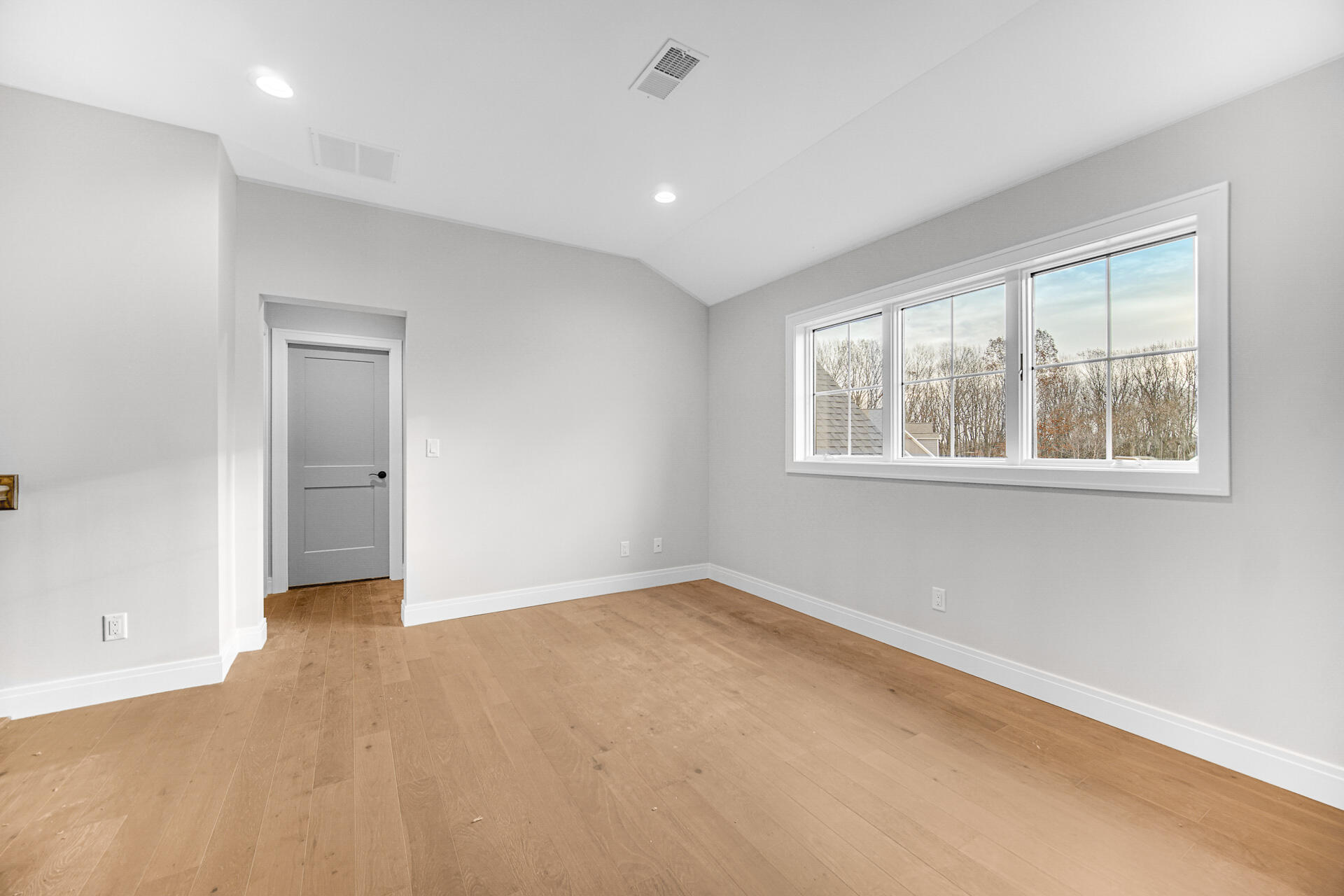 194 N Cricket Knoll Court, Valparaiso, IN 46385; Image #30