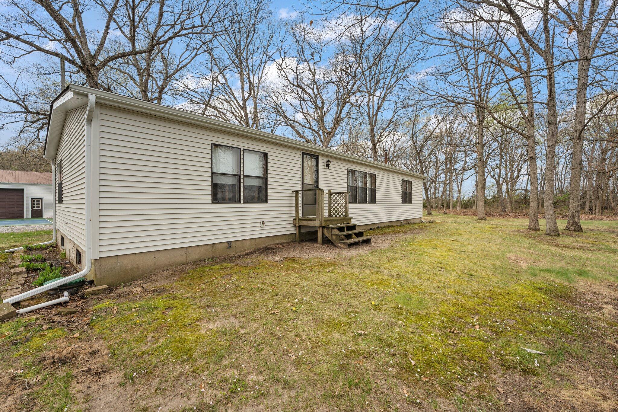 548 E 1400 S, Kouts, IN 46347; Image #113