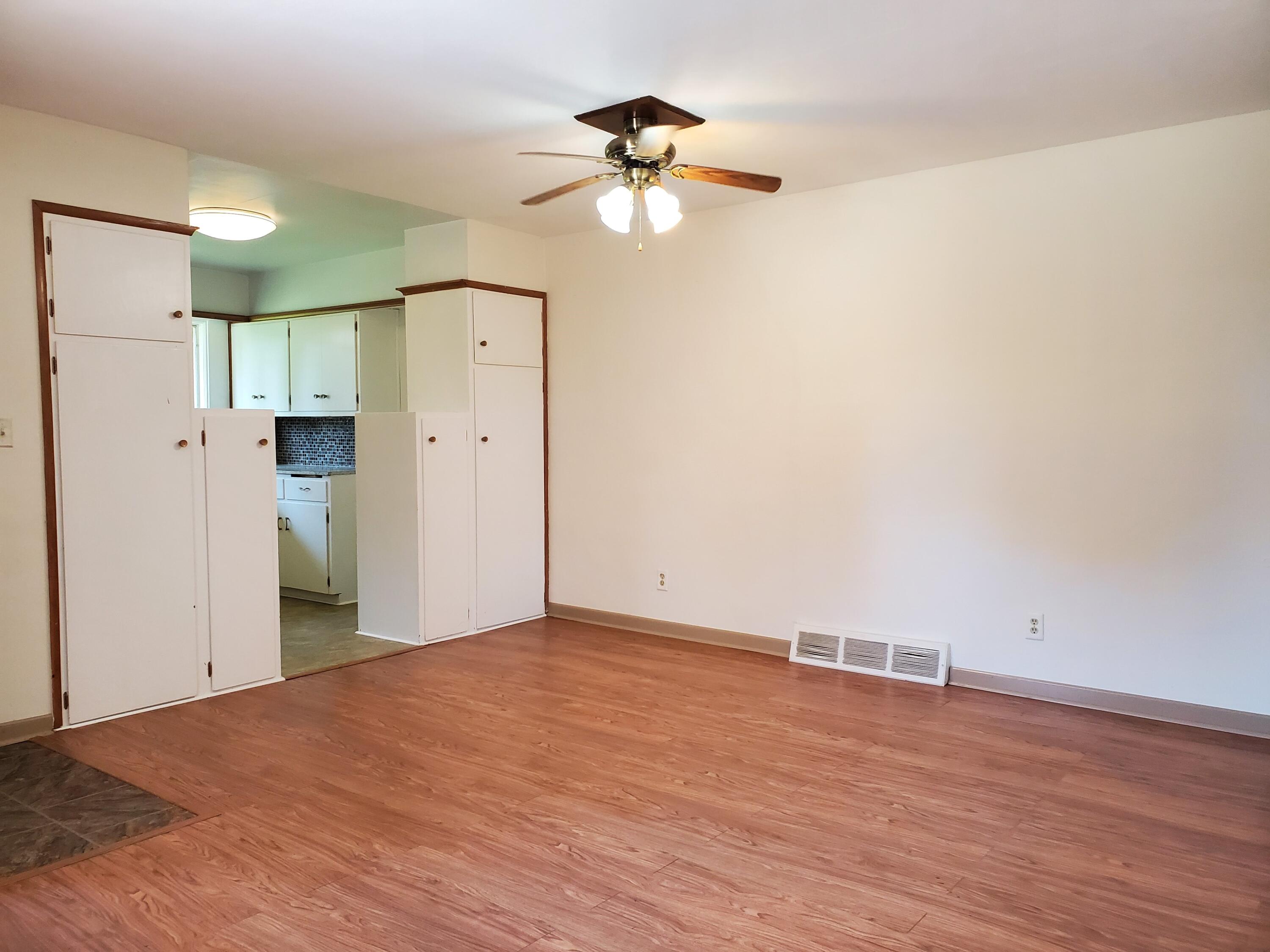 201 W Halleck Street, Morocco, IN 47963; Image #8