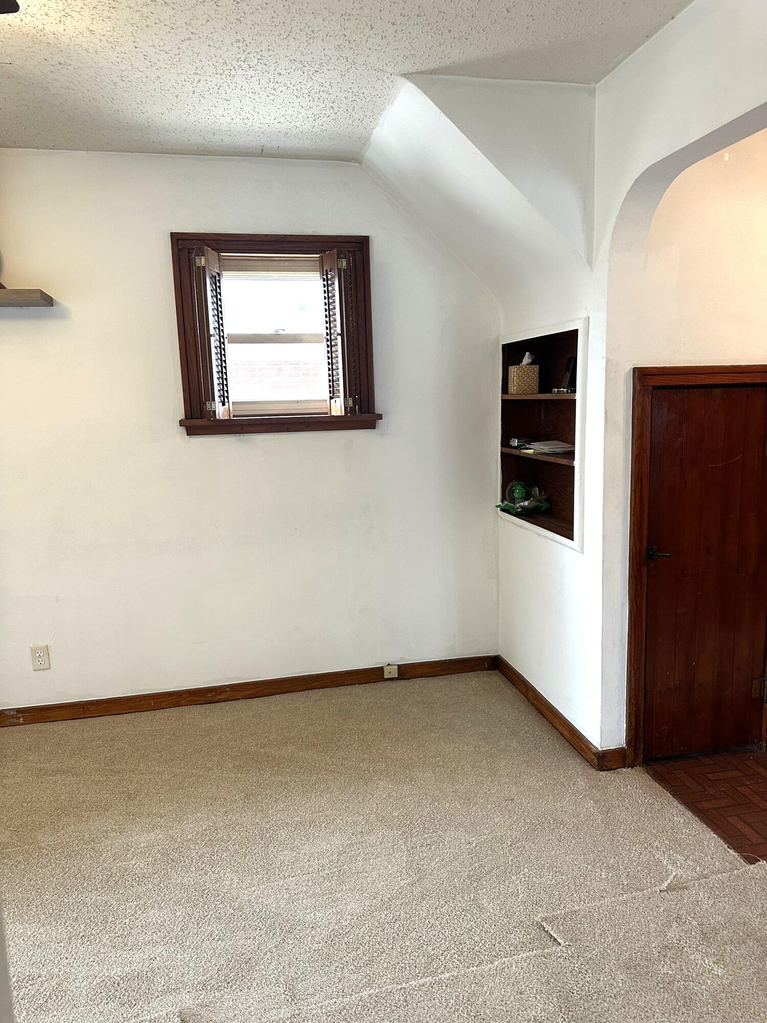 4319 Torrence Avenue, Hammond, IN 46327; Image #4