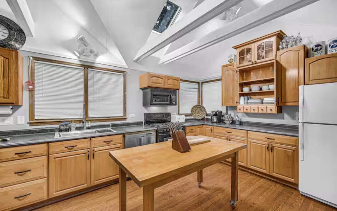 3135 Burr Street, Gary, IN 46406; Image #5
