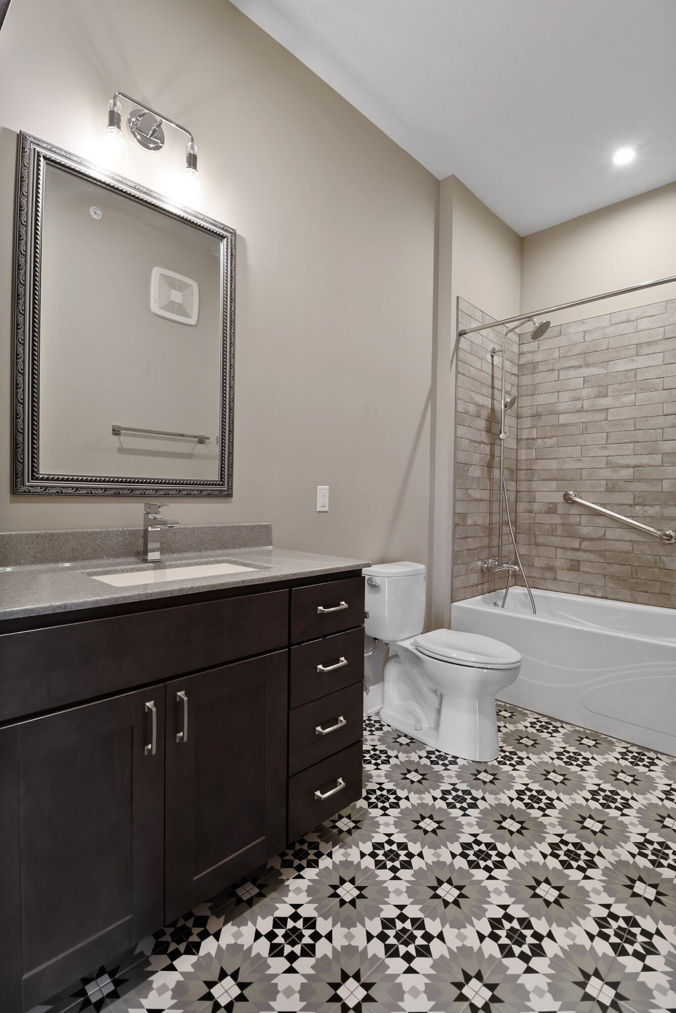 208 N Campbell Street, Valparaiso, IN ##202, 46385; Image #18