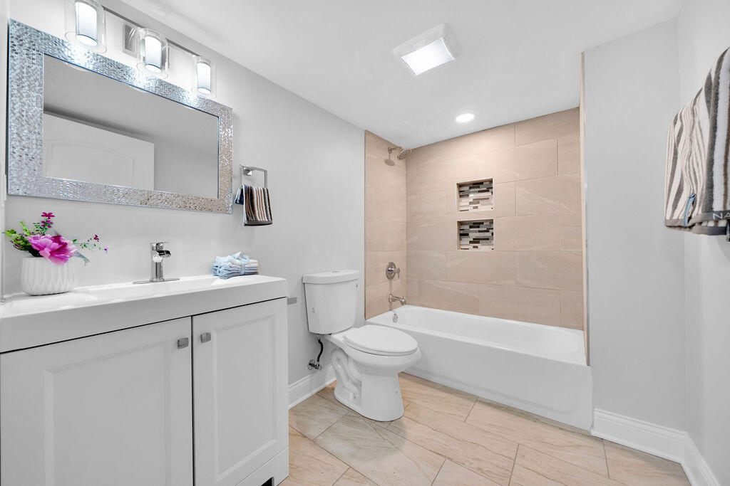 1297 W 17th Avenue, Gary, IN 46407; Image #18