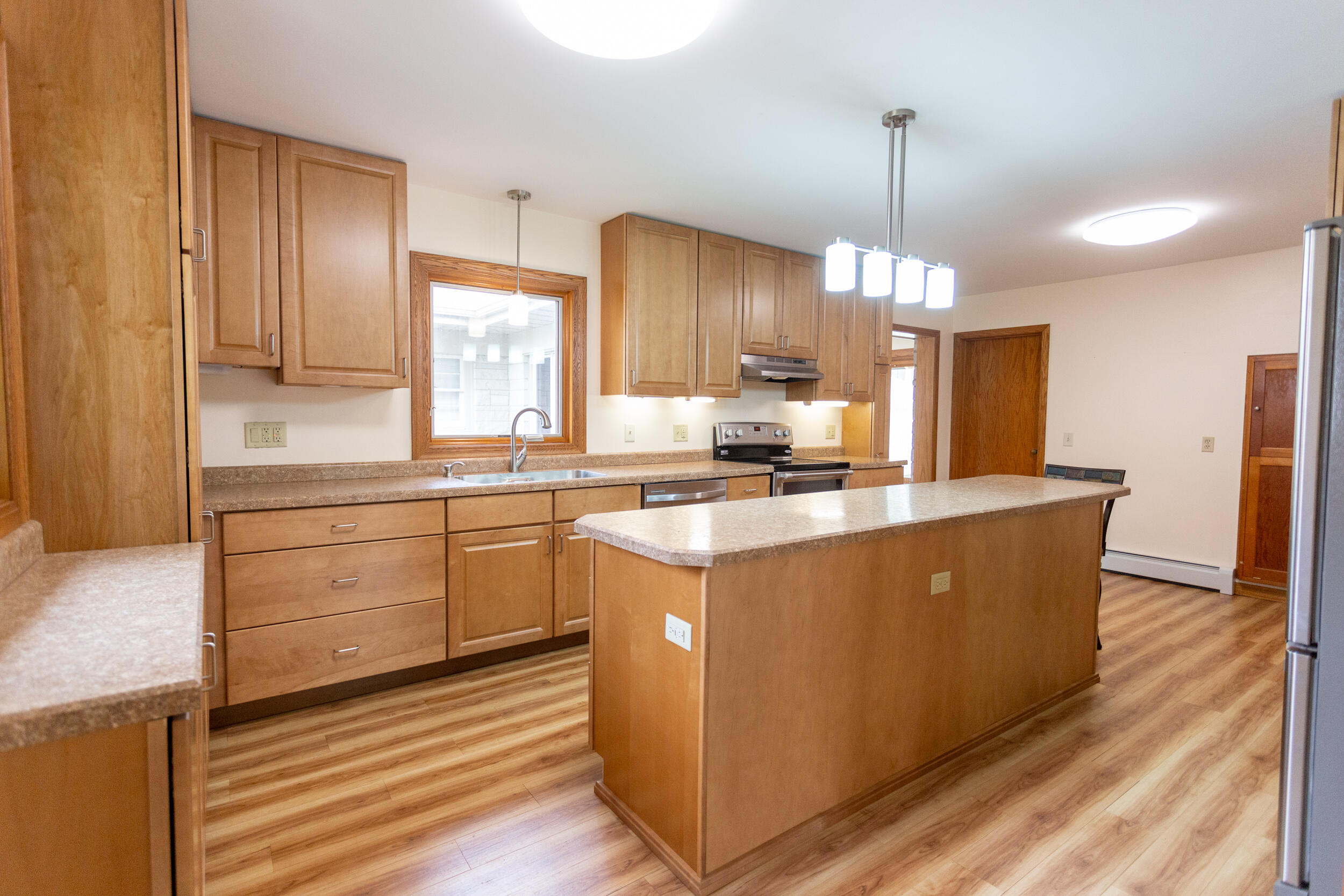 601 E Main Street, La Crosse, IN 46348; Image #11