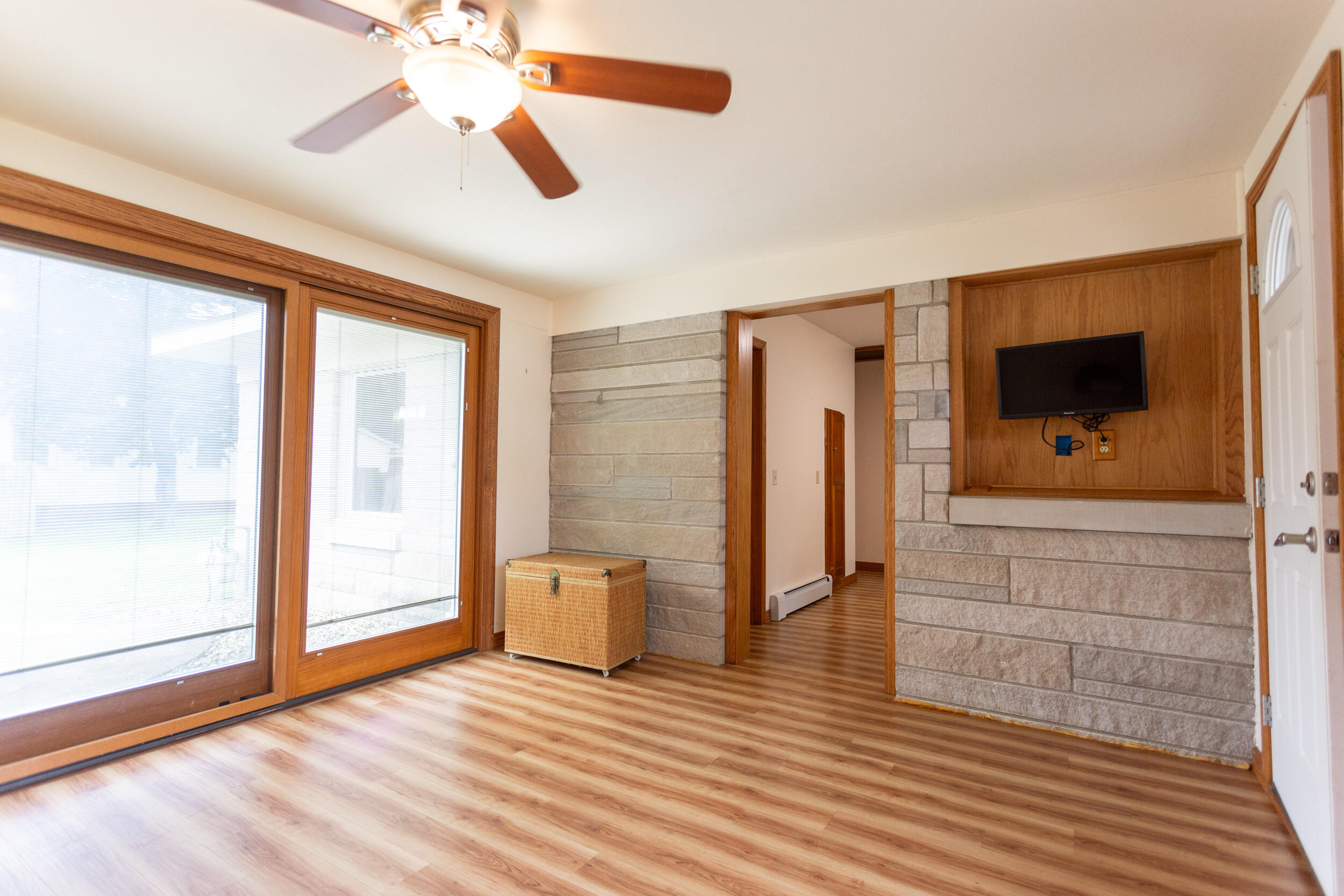 601 E Main Street, La Crosse, IN 46348; Image #14