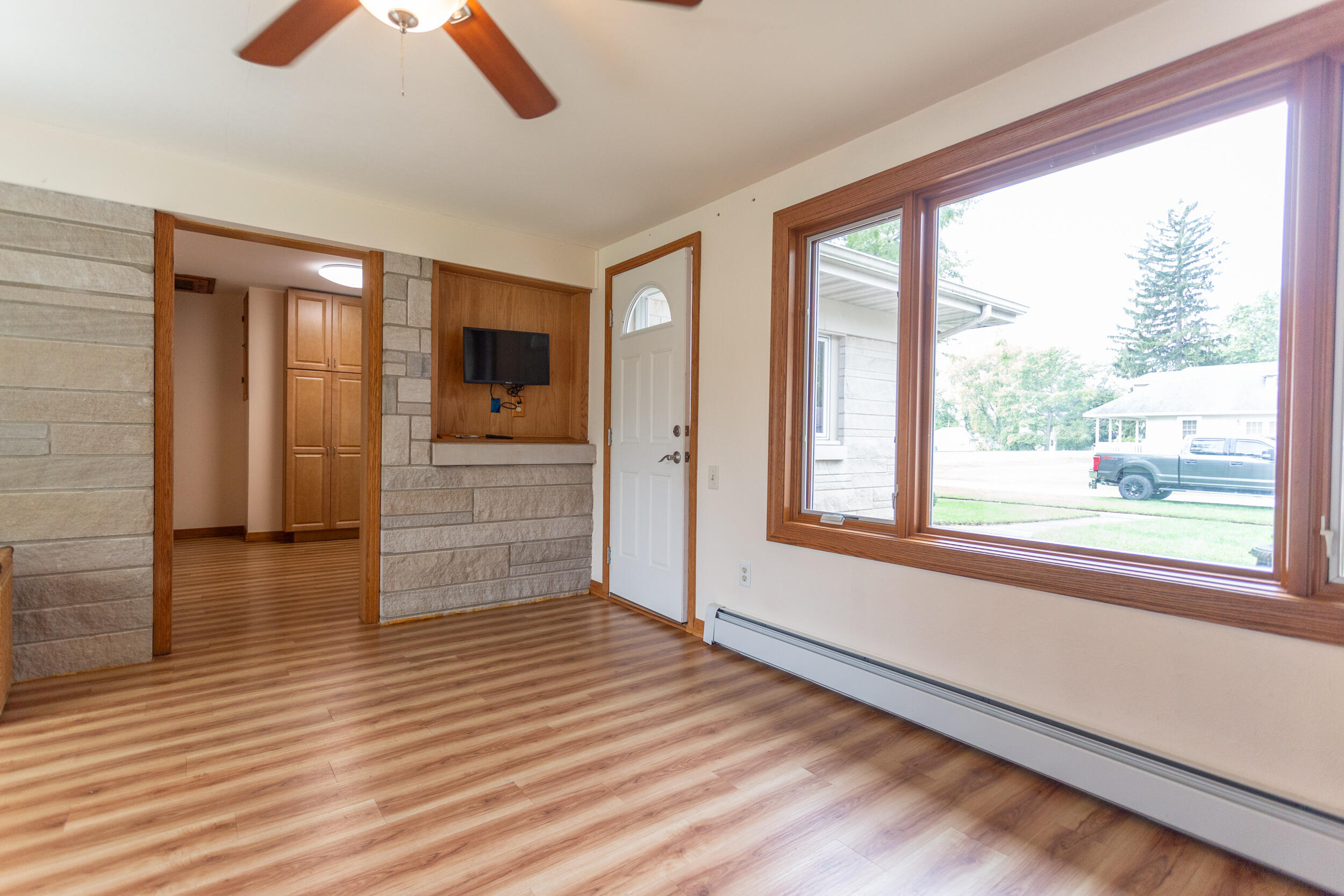 601 E Main Street, La Crosse, IN 46348; Image #15