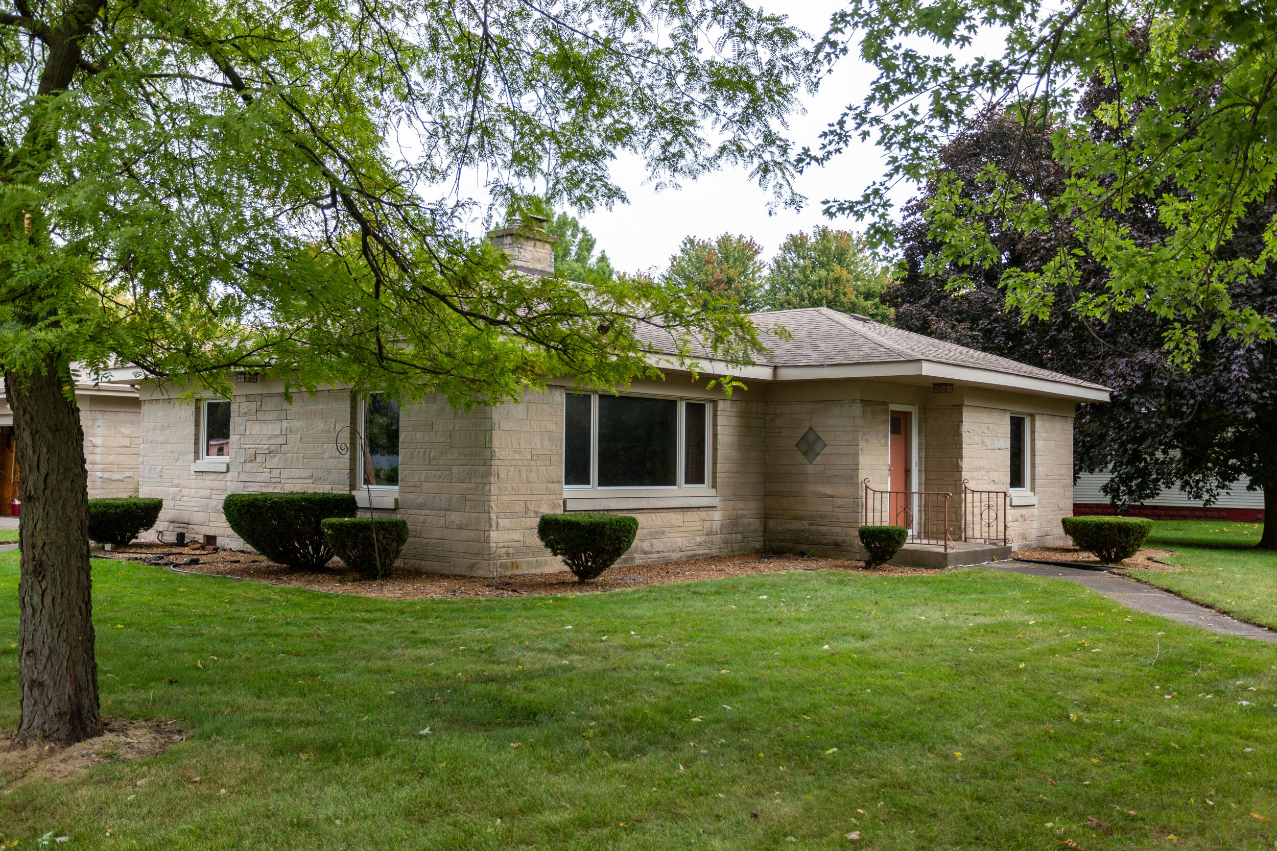 601 E Main Street, La Crosse, IN 46348; Image #2